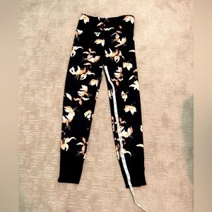 Threads for Thought leggings